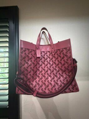 Coach Field Tote 40 Bag with Horse and Carriage